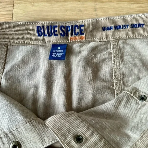 ✨ Blue Spice Taupe Corduroy‎ Mini Skirt Snap Front High Waist Size 9 ✨ - Picture 7 of 10